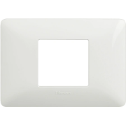 Imagine Rama ornament 2 module centrată albă pentru suport de 3 module BTICINO MATIX AM4819BBN
